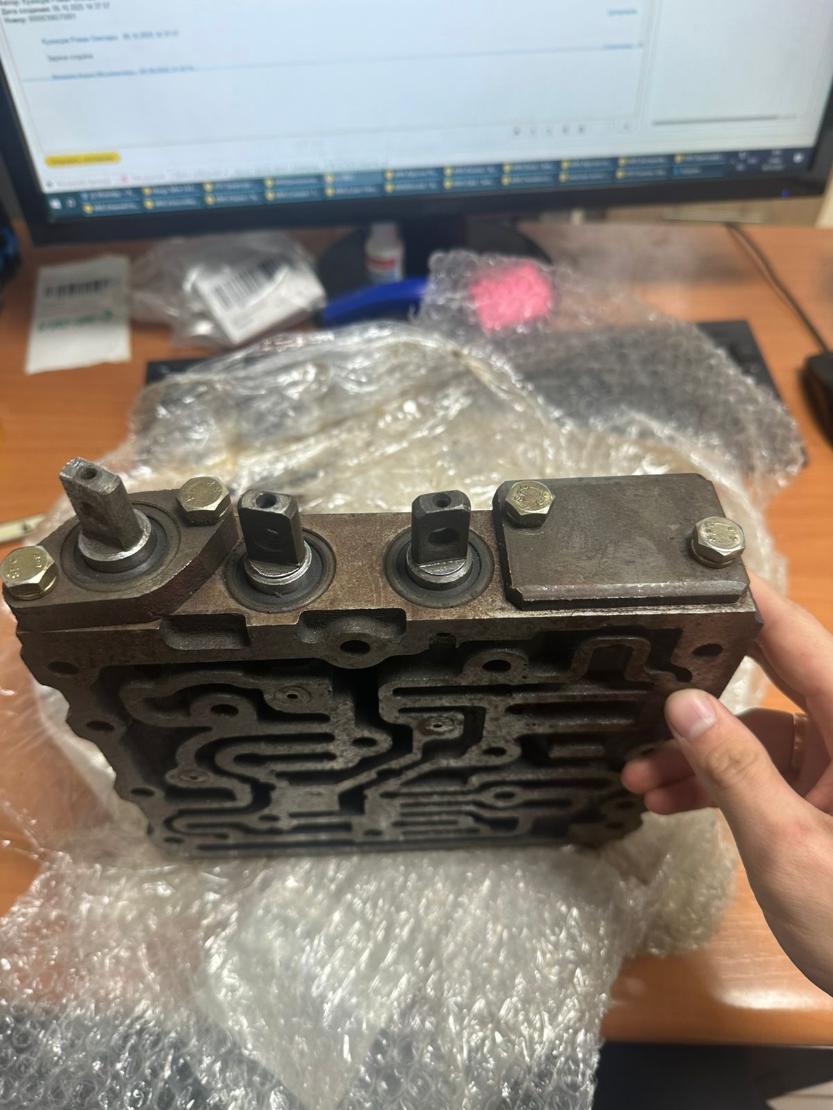 Распределитель КПП 100X2540023